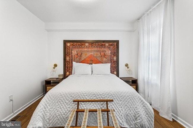 Building Photo - 569 N 20th St