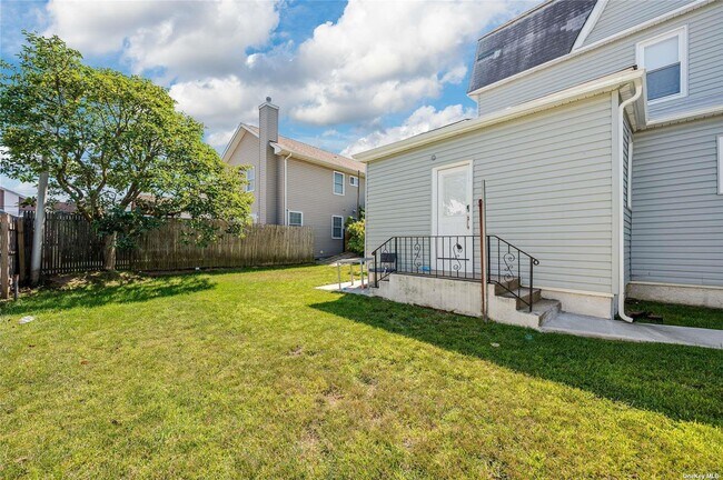 Building Photo - 223 Hickox Ave