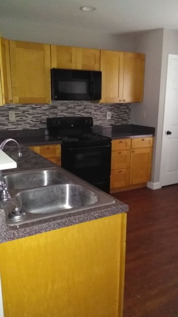 Building Photo - 2 BD/ 2 BA