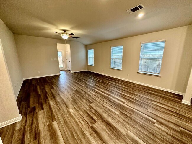 Building Photo - 120 Oakdale Meadows Ln