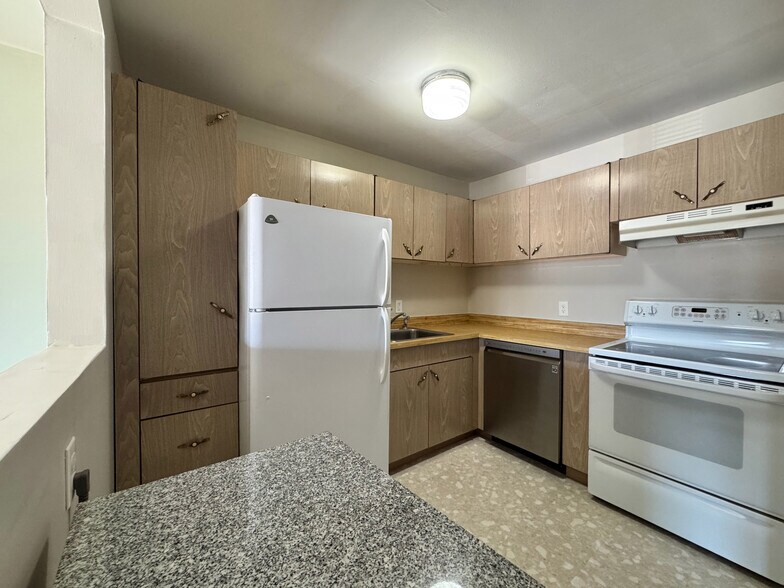 Building Photo - 32 Park Avenue Ct