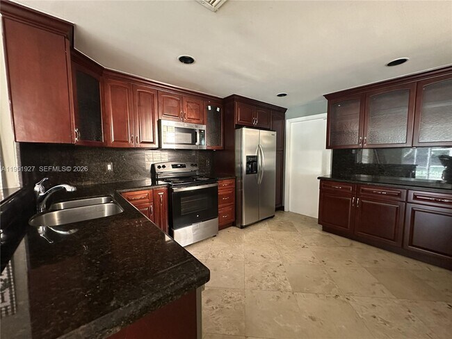 Building Photo - 1402 Veracruz Ln