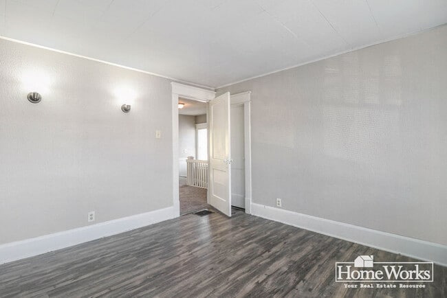 Building Photo - Charming 3-Bedroom Home with Updated Features and