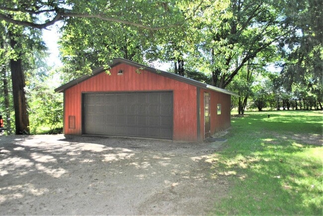 Building Photo - 18265 Turney Caldwell Rd
