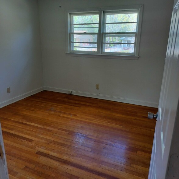 2nd bedroom - 404 Madeline Dr