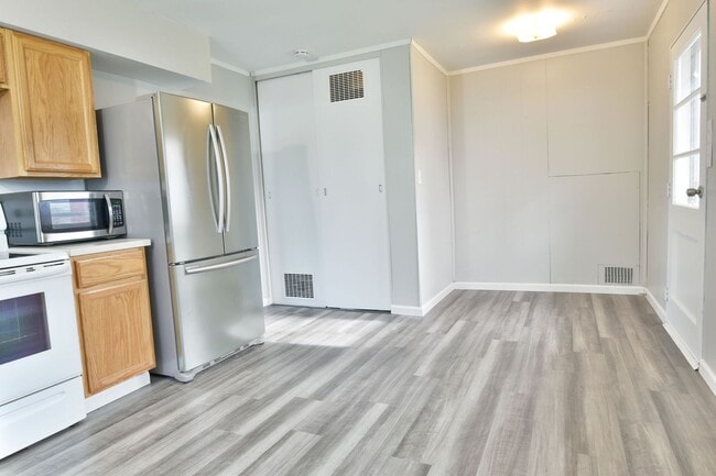Building Photo - HOUSE for RENT in Champion Twp!