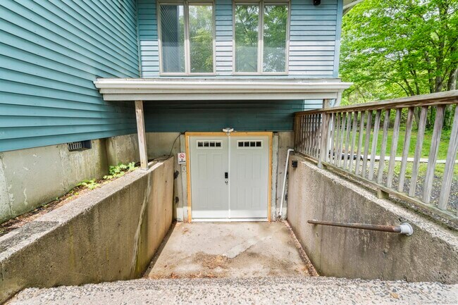 Building Photo - 47 Clapboard Hill Rd