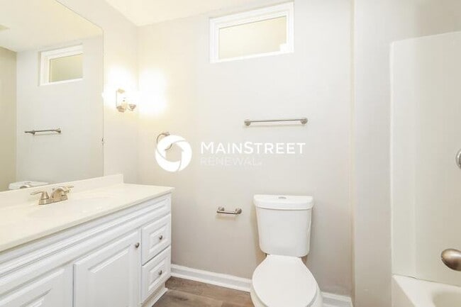 Building Photo - 3 Bedroom Pet-Friendly Home in Parkville, MO with Main Street Renewal