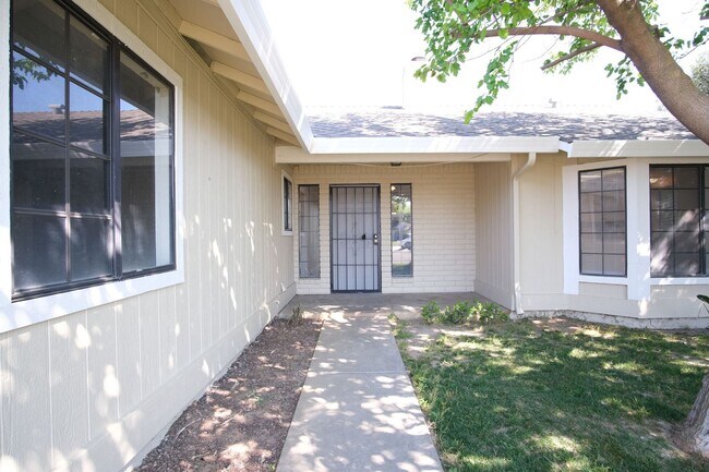 Building Photo - Cozy 3-Bedroom, 2-Bath Home in Modesto