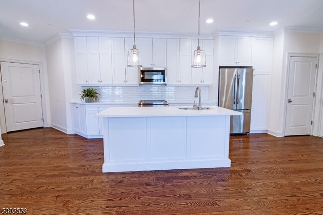 Building Photo - 29 Euclid Ave