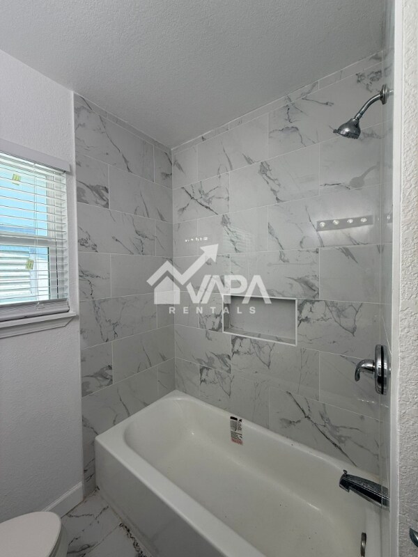 Building Photo - 315 Weizmann St