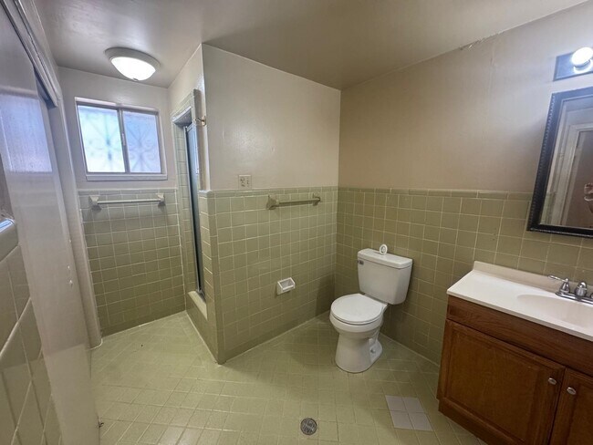Building Photo - 302 Huisache Dr