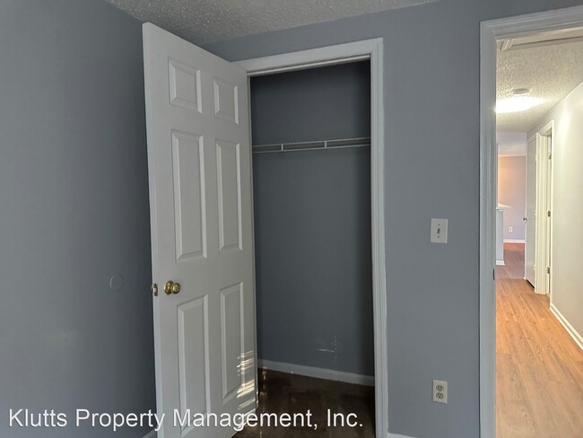 Building Photo - 3 br, 2 bath House - 1630 Arlyn Circle Unit J