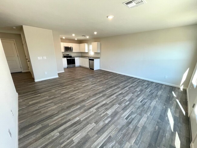 Building Photo - Beautiful 2022 New Construction 3 Bedroom ...