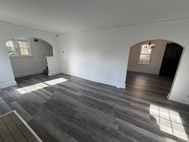 Building Photo - 2657 Dresden Rd