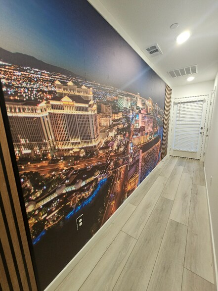 Building Photo - 9489 Sky Pointe Dr