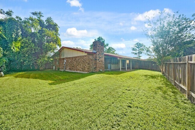 Building Photo - 15822 Danford Dr