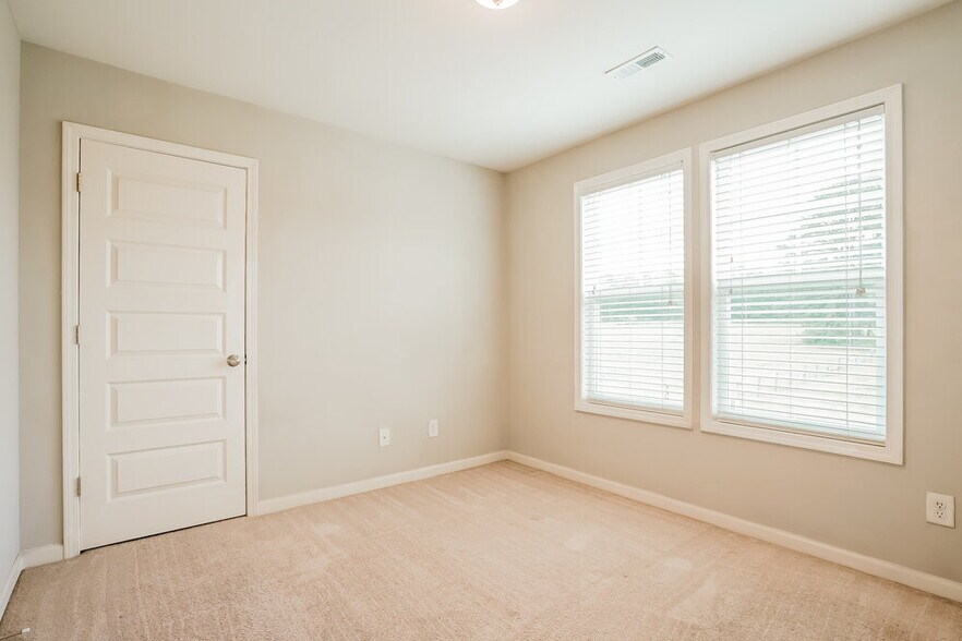 Building Photo - 1309 Braemar Highland Dr