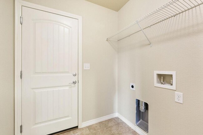 Building Photo - 422 Tahoe Dr