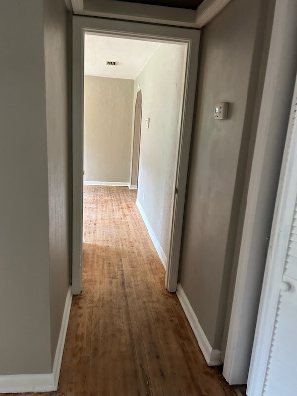 Building Photo - 2566 W 45th St