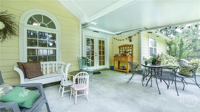 Building Photo - 135 Hermitage Dr