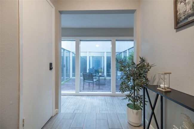 Building Photo - 9907 Towne Tower Ln