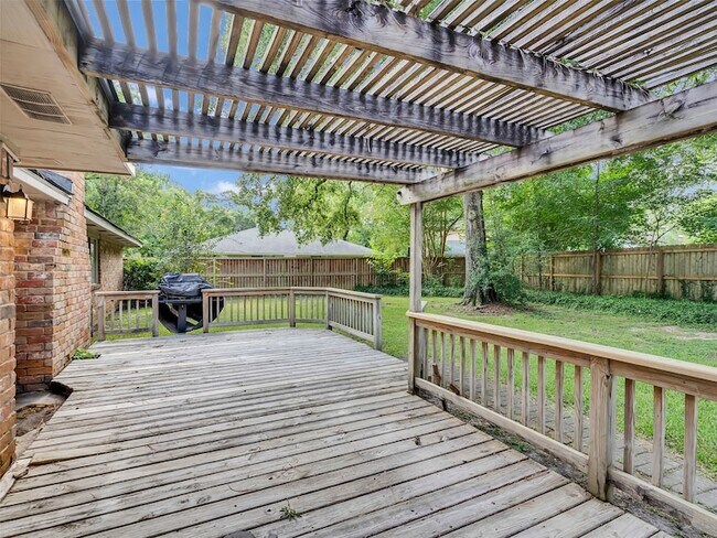 Building Photo - 2030 Lone Rock Dr