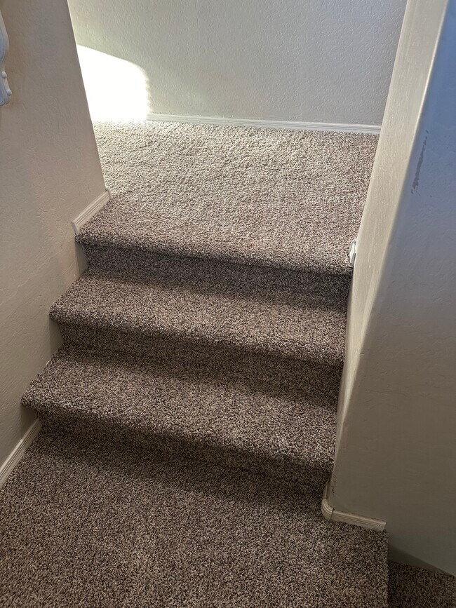 Building Photo - 1736 E Joseph Way