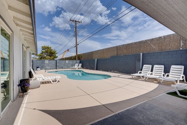 Building Photo - CUTE HOME IN 89169