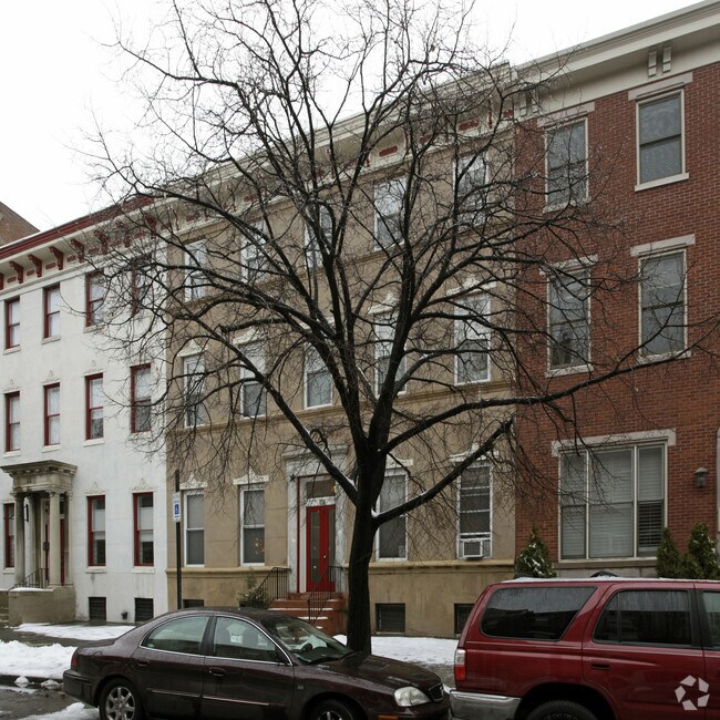 Building Photo - 1907 Green St