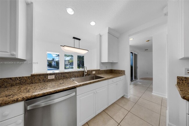 Building Photo - 21025 NE 31st Ave