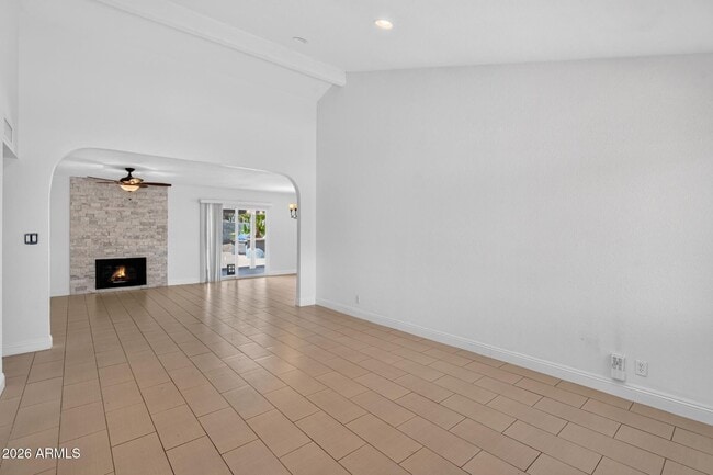 Building Photo - 8832 E Lupine Ave