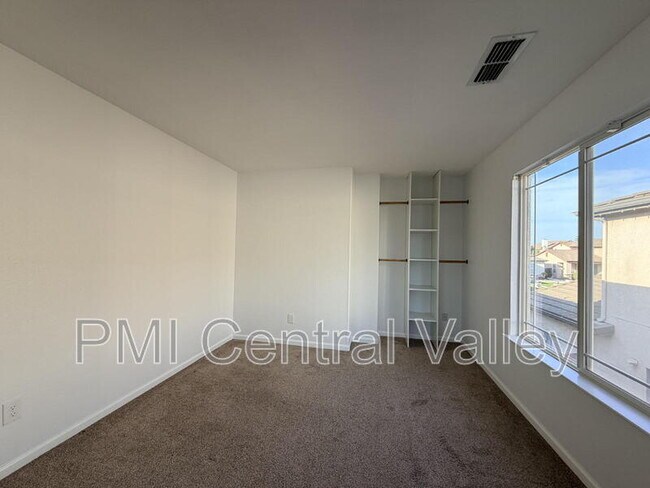 Building Photo - 108 Hornfels Ave