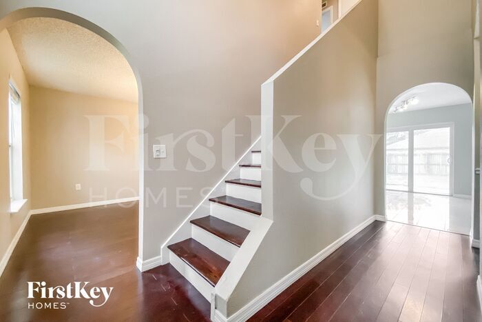 Building Photo - 3813 Sleepy Hill Oaks Loop
