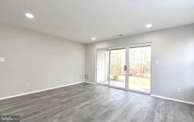 Building Photo - 405 Quail Rd