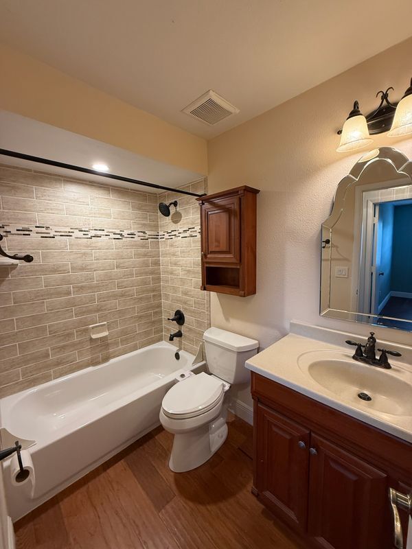 Building Photo - 4416 Summer Oak Dr