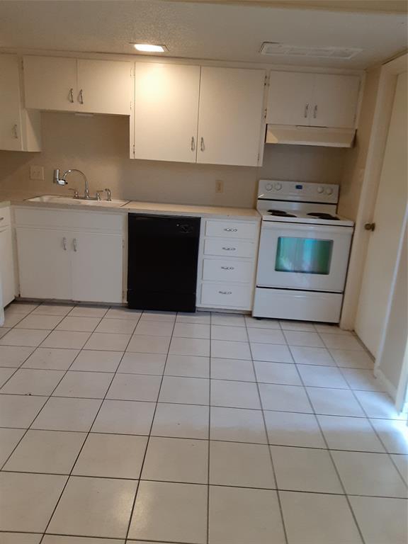 Building Photo - 3206 Mossrock Dr