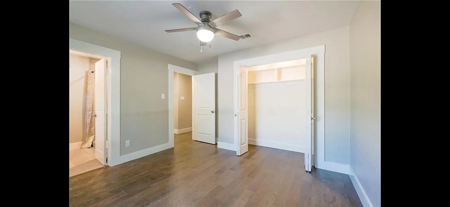 Building Photo - 4704 Woodside Dr