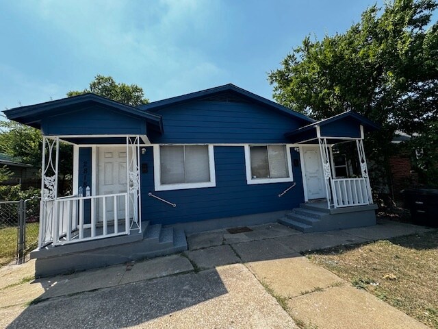 Building Photo - 2818 S Grove St