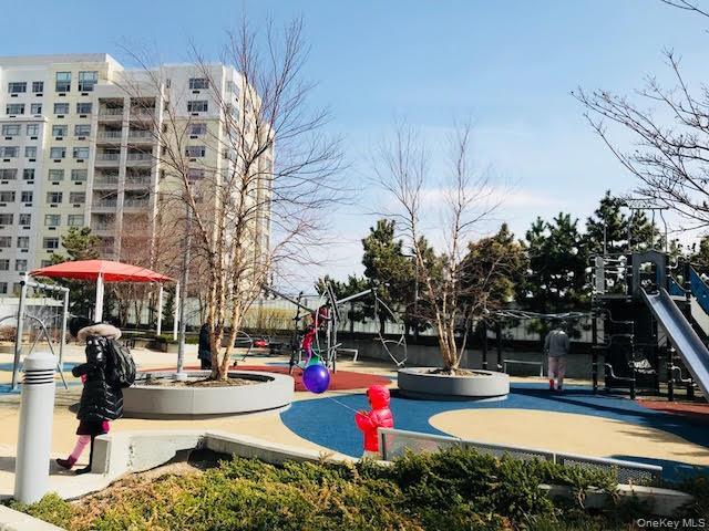 Building Photo - 131-40-131-40 40th Rd