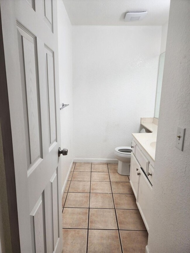 Building Photo - 1953-1955 Glen Ridge Dr