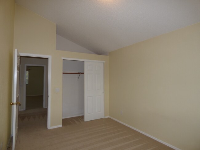 Building Photo - Fabulous Highlands Ranch Home!