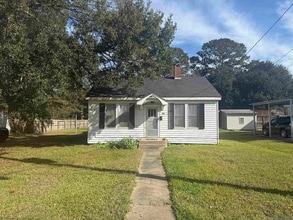 Building Photo - 108 St Jude St