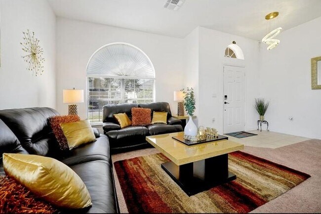 Building Photo - Stunning Fully Furnished and Decorated home in Davenport with Private Pool!