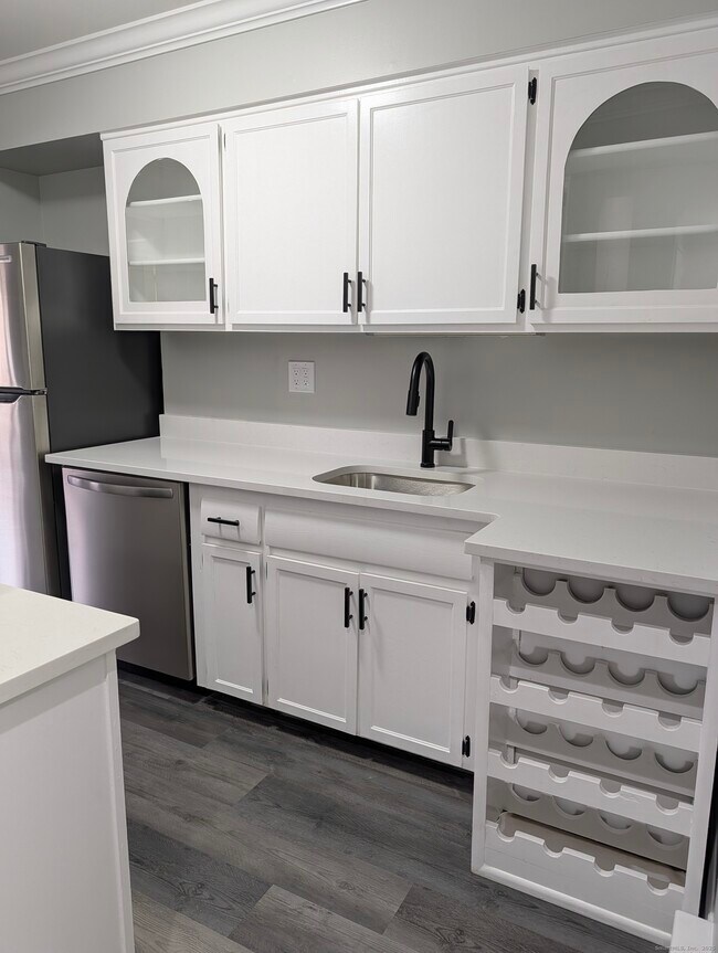 Building Photo - 107 Kennedy Dr