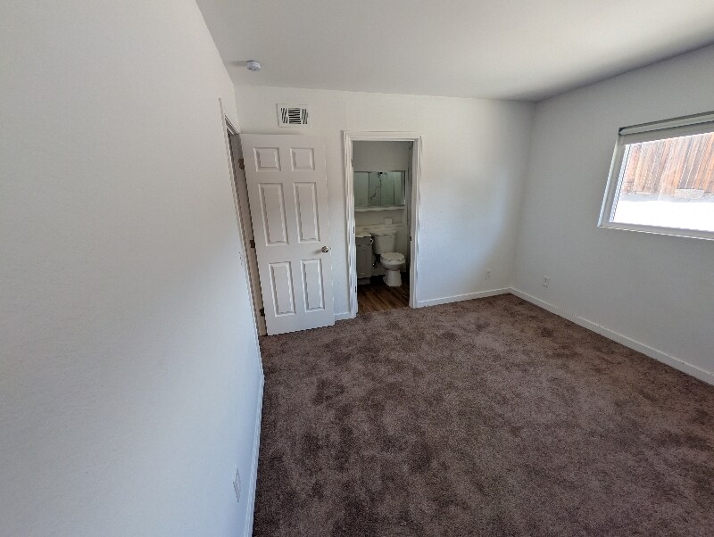Building Photo - 13602 Cypress Ave
