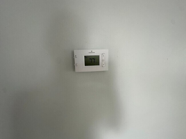 Building Photo - 625 S Barnes St