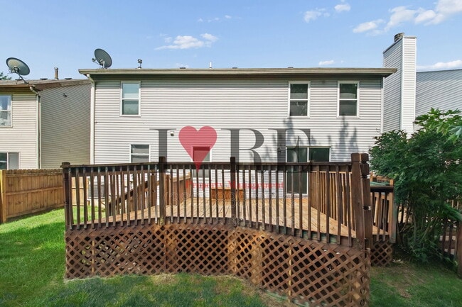 Building Photo - 3048 Hollybank Rd
