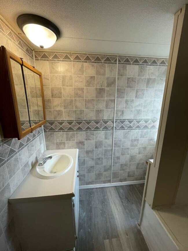 Building Photo - Eagle Estates