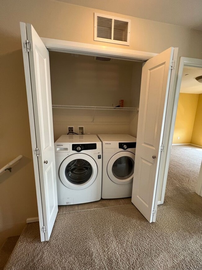 Building Photo - 2 Bedroom 1.75 Bathroom Condo in North Bellingham